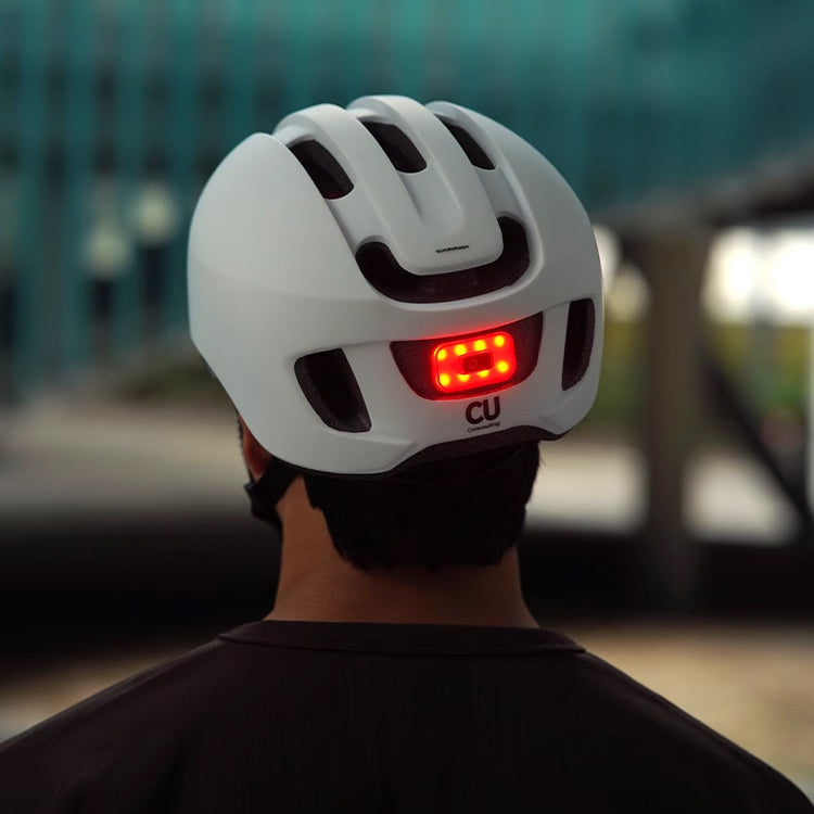 Cycling Helmet with Magnetic Suction